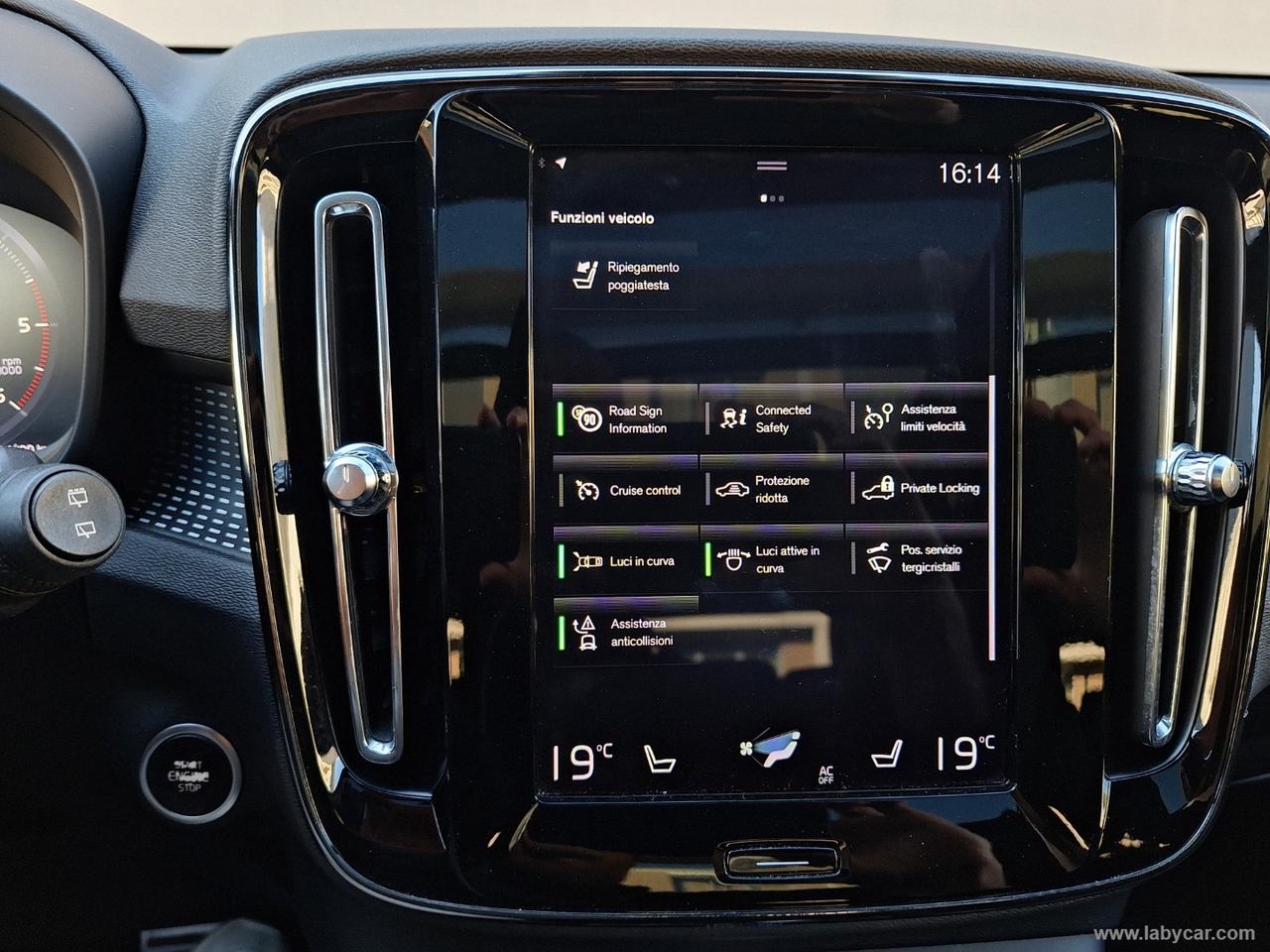 VOLVO XC40 D4 AWD R-design TETTO TAGLIANDI VOLVO UFF 360