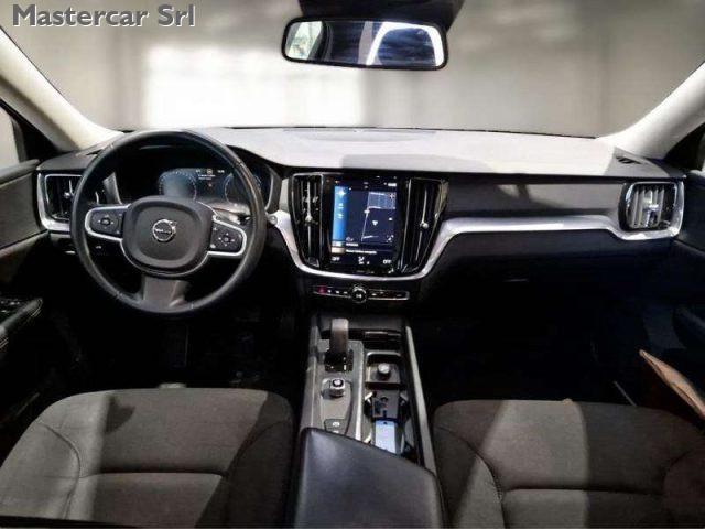 VOLVO V60 V60 2.0 b3 Momentum N1 auto 7m - GH345PR