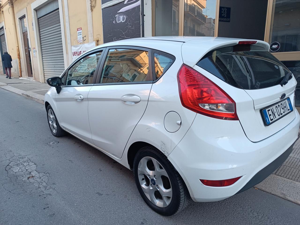 Ford Fiesta Ikon 1.4 TDCi 70CV 5 porte