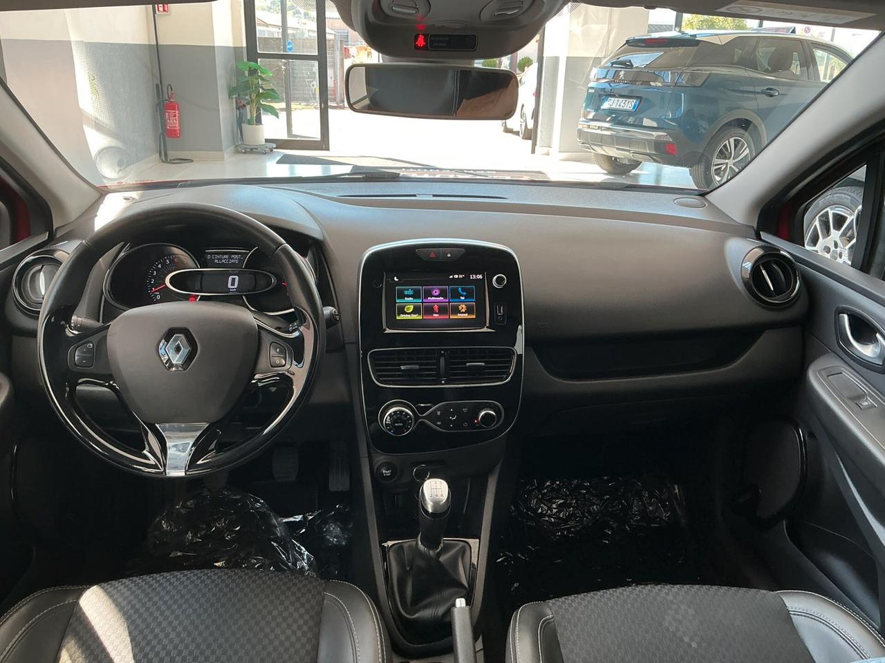 Renault Clio TCe 12V 90 CV 5 porte Moschino Intens