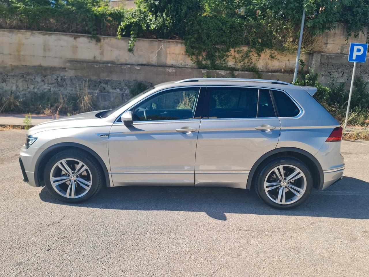 Volkswagen Tiguan 2.0 TDI 150 CV SCR DSG 4MOTION R-Line