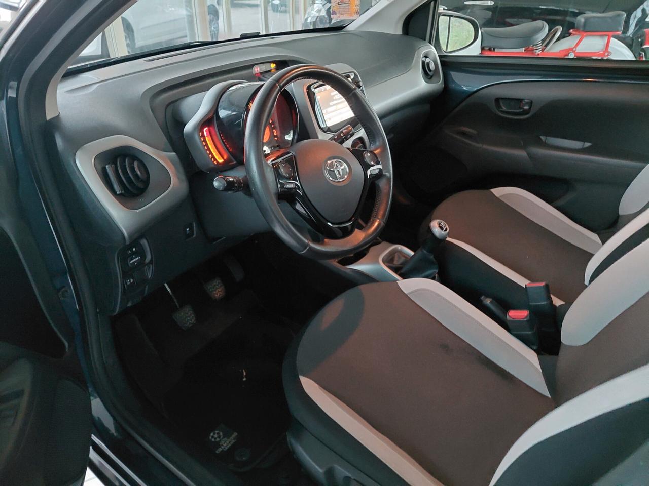 Toyota Aygo 1.0 VVT-i 69 CV 5 porte x-clusiv