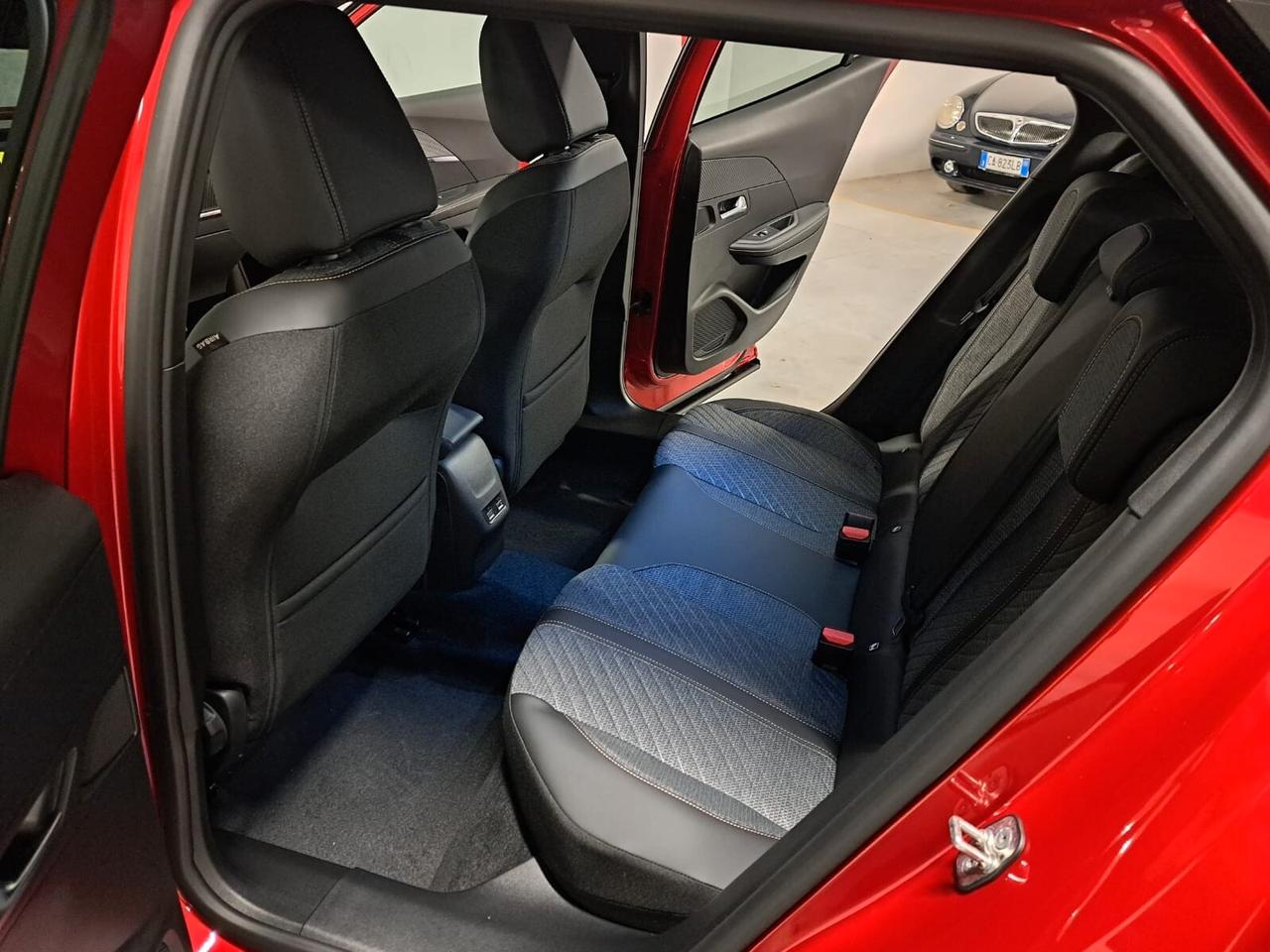 Peugeot 2008 1200 PureTech 101CV Allure Km.0