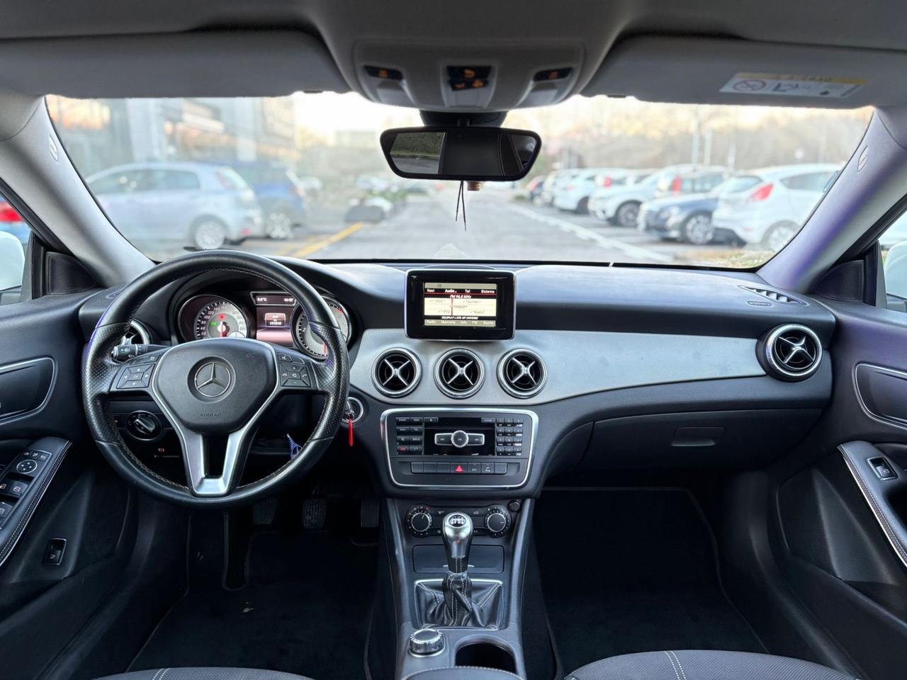 Mercedes-benz CLA 200 d Premium