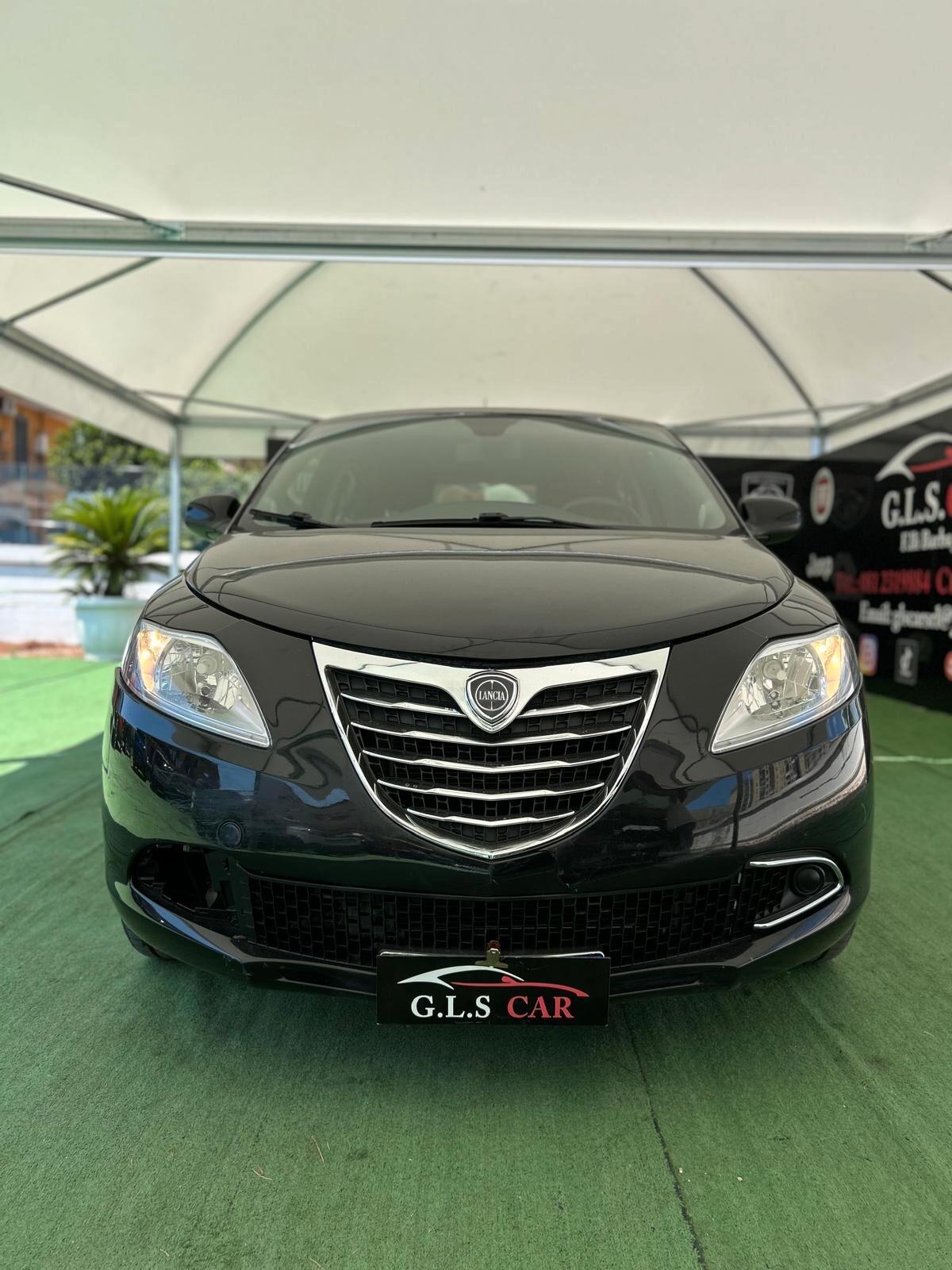 Lancia Ypsilon 1.2 69 CV 5 porte S&S Silver
