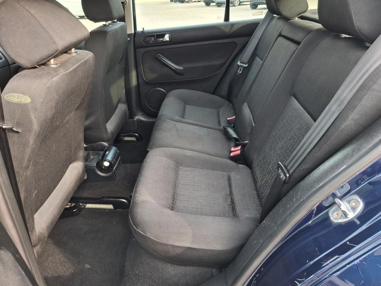 Volkswagen Golf 1.4 BENZINA-SOLO 81mila KM.