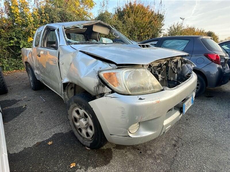 Toyota Hilux Hilux 2.5 D-4D 4WD 2p. Extra Cab DLX PER COMMERCIANTI