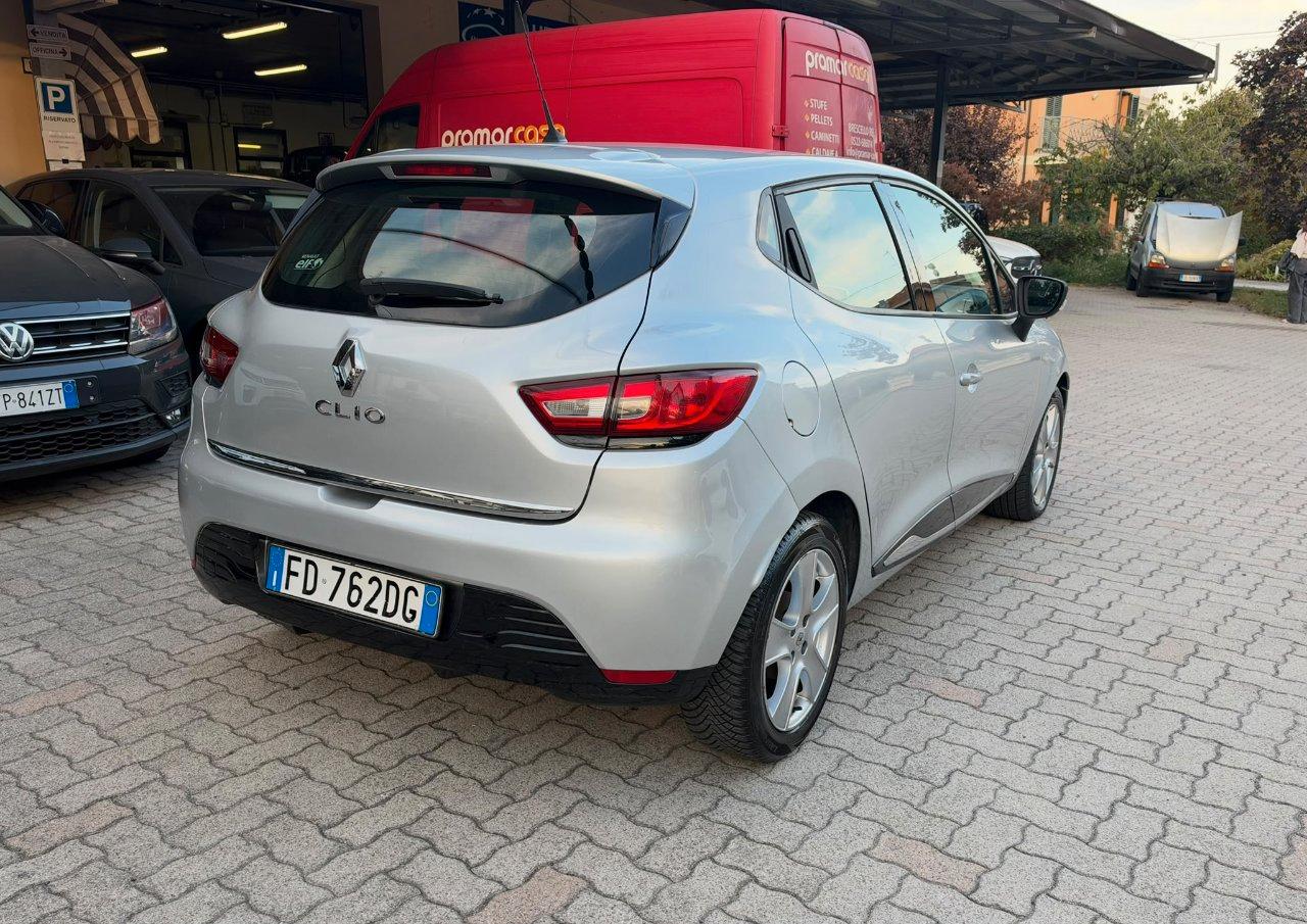 Renault Clio 5 Porte Clio 5p 1.2 Zen (live) 75cv E6 OK NEOPATENTATO
