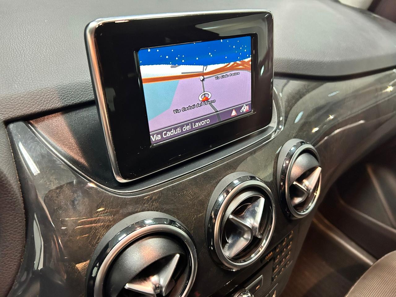 Mercedes-benz B 180 d 2012