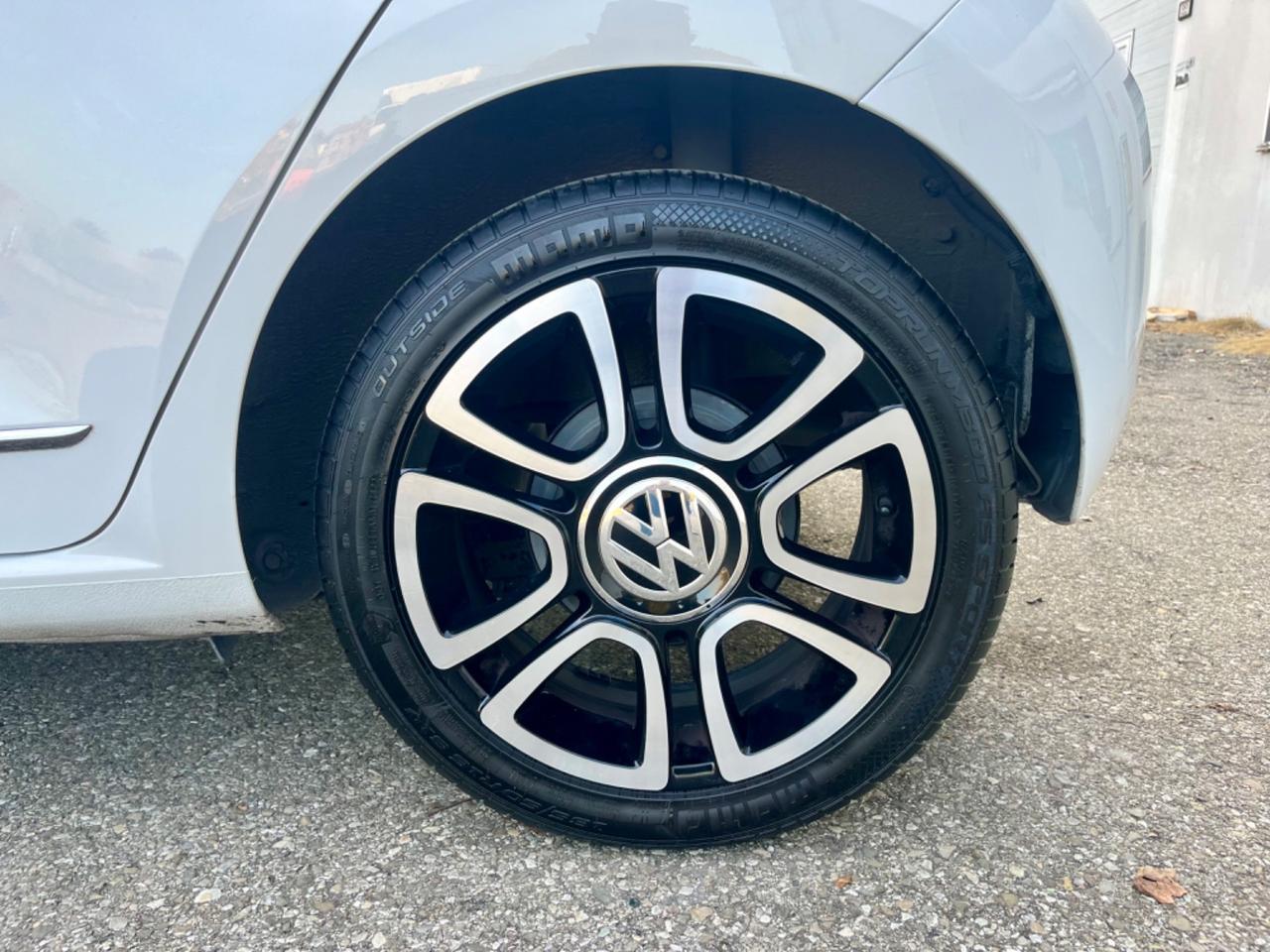 VW Up 1.0benz 2014 144.000km perfetta per neopatentati