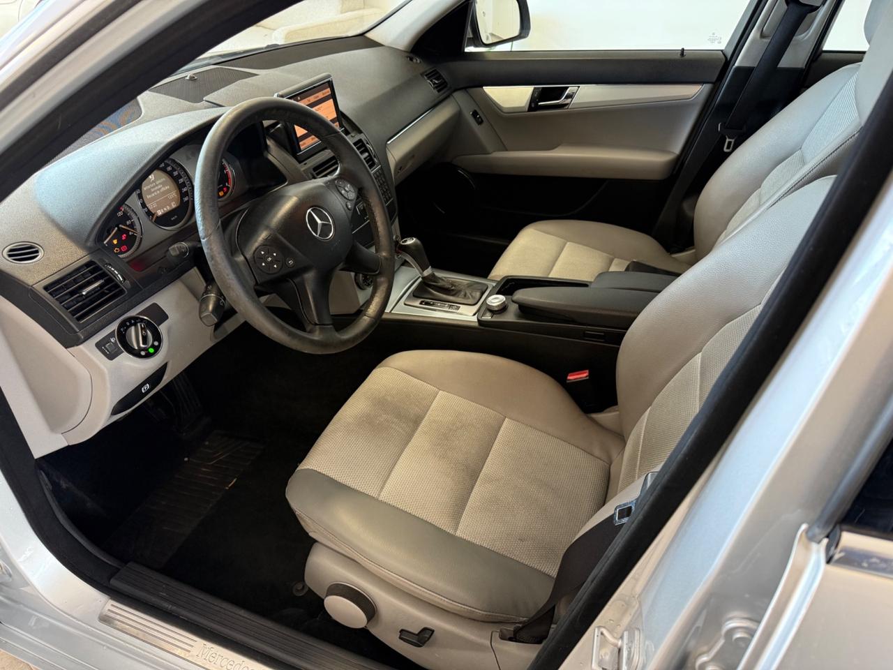 Mercedes-benz C 220 CDI BlueEFFICIENCY Avantgarde