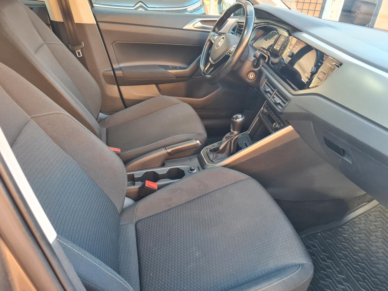 Volkswagen Polo 1.0 TSI 5p. R-Line *PDC*AUX*BLUETOOTH*