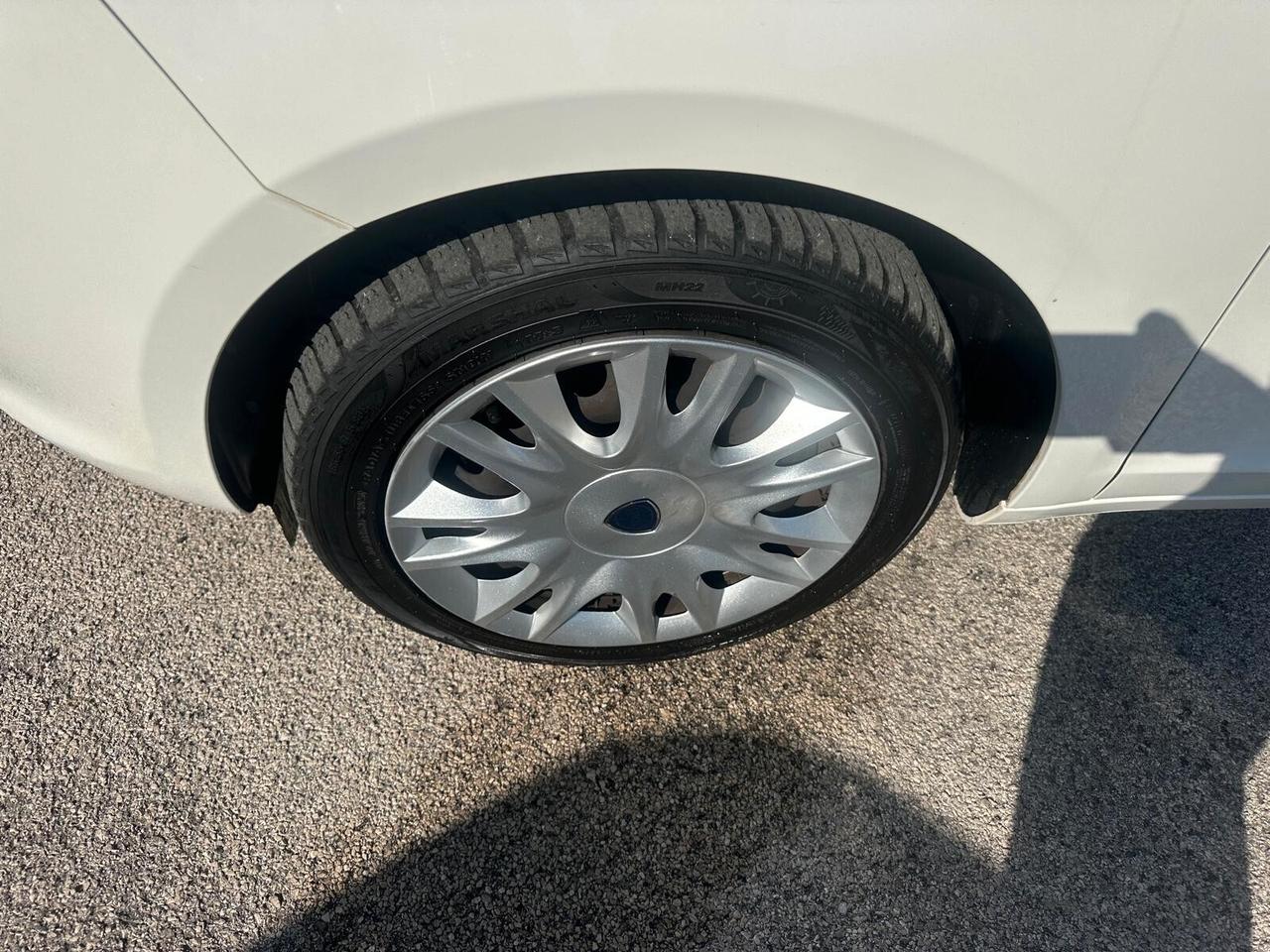 Lancia Ypsilon 1.2 69 CV 5 porte GPL Ecochic Gold NEOPATENTATI