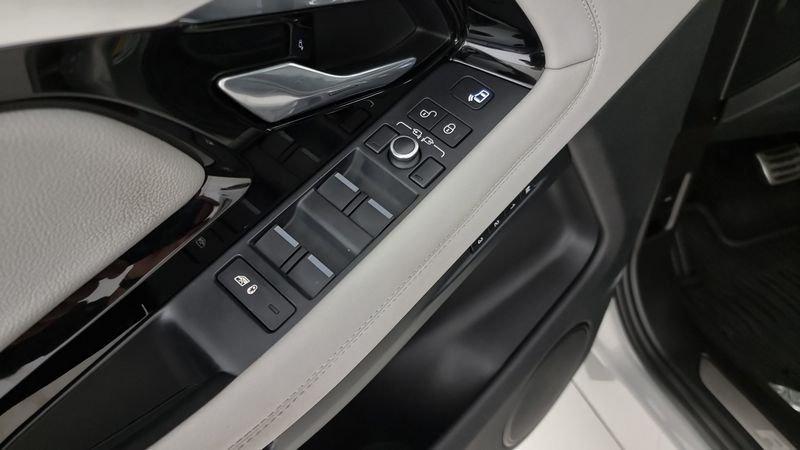 Land Rover RR Evoque 2.0D I4-L.Flw 150CV AWD Auto R-Dynamic SE