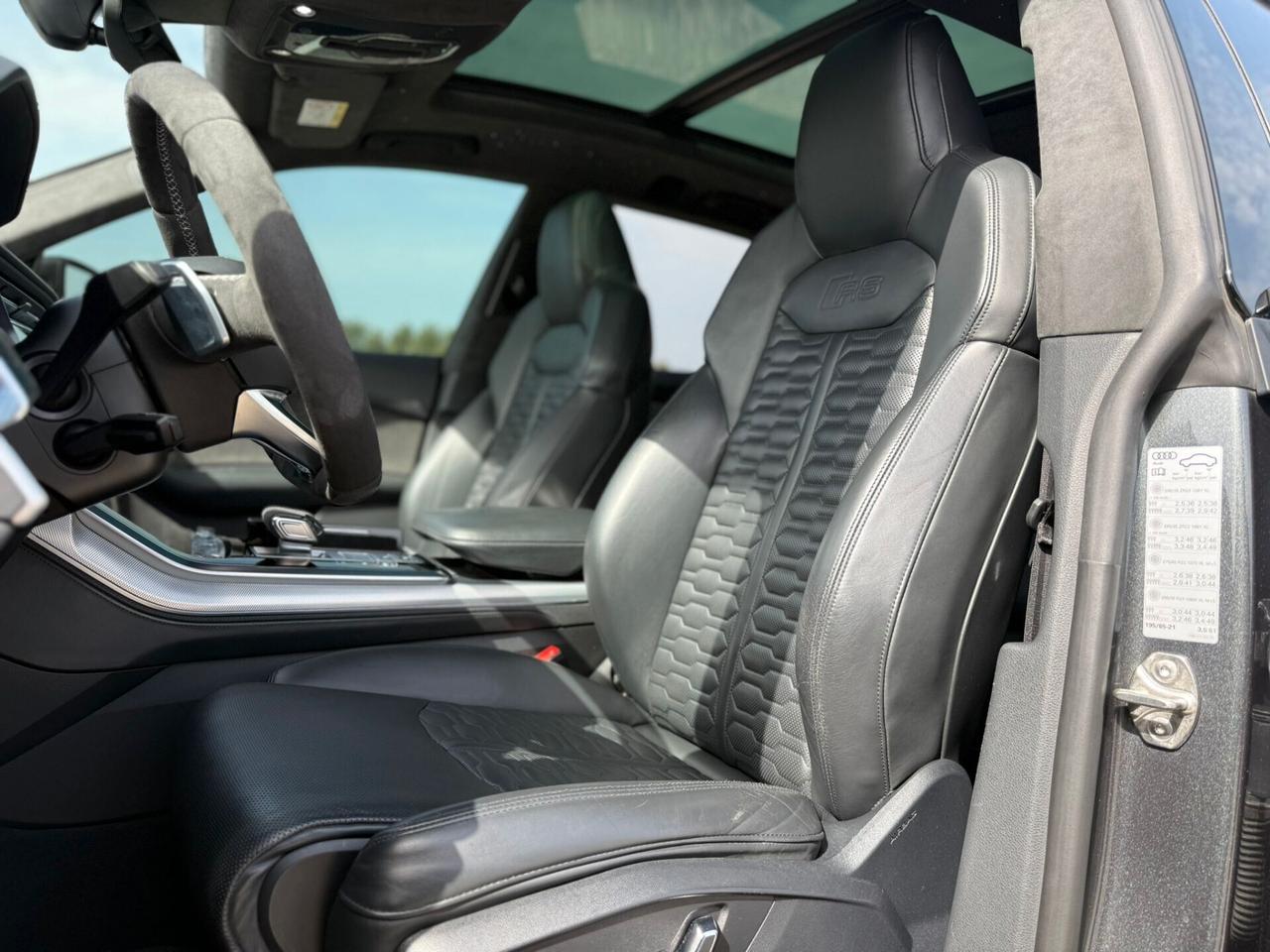 Audi Q8 RS TFSI V8 quattro tiptronic