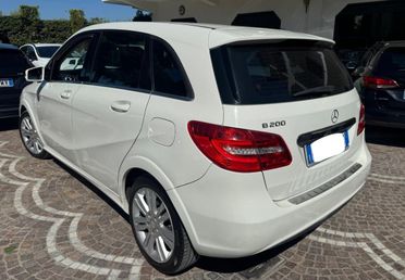 MERCEDES Classe B 200 NGD Premium
