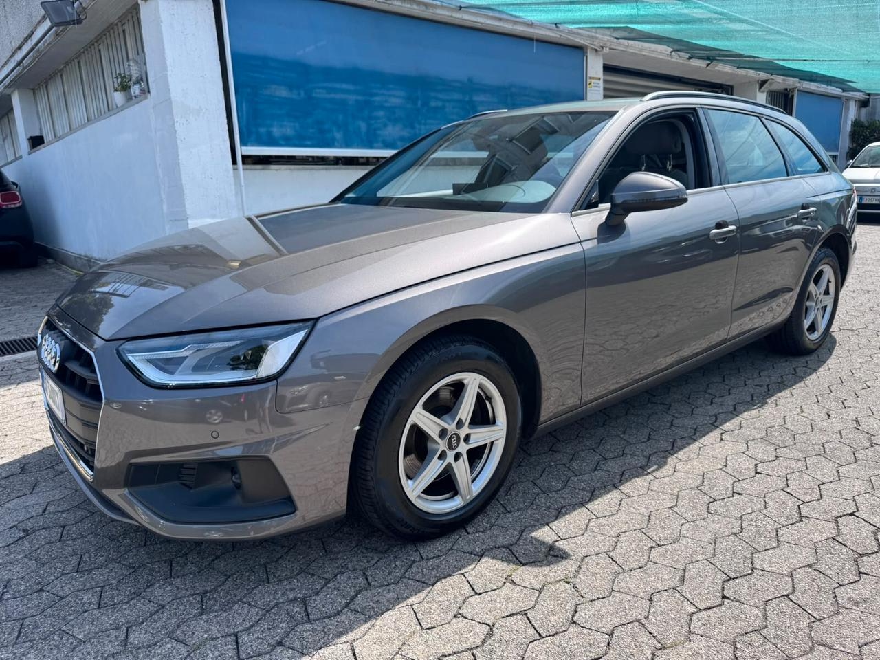 Audi A4 Avant 30 TDI/136 CV S tronic Business Advanced*EURO6