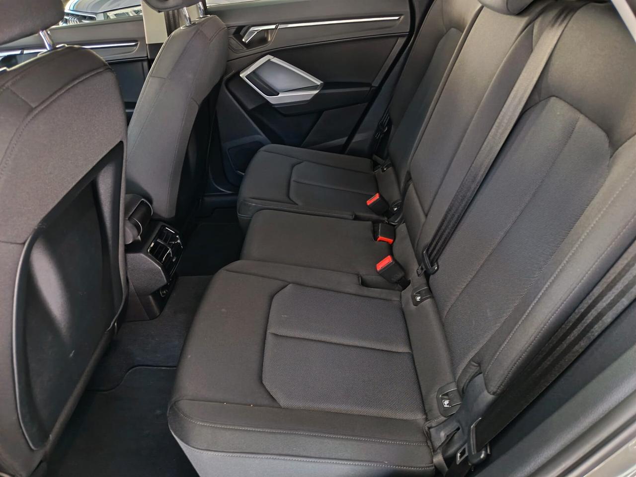 Audi Q3 35 TDI S tronic Business