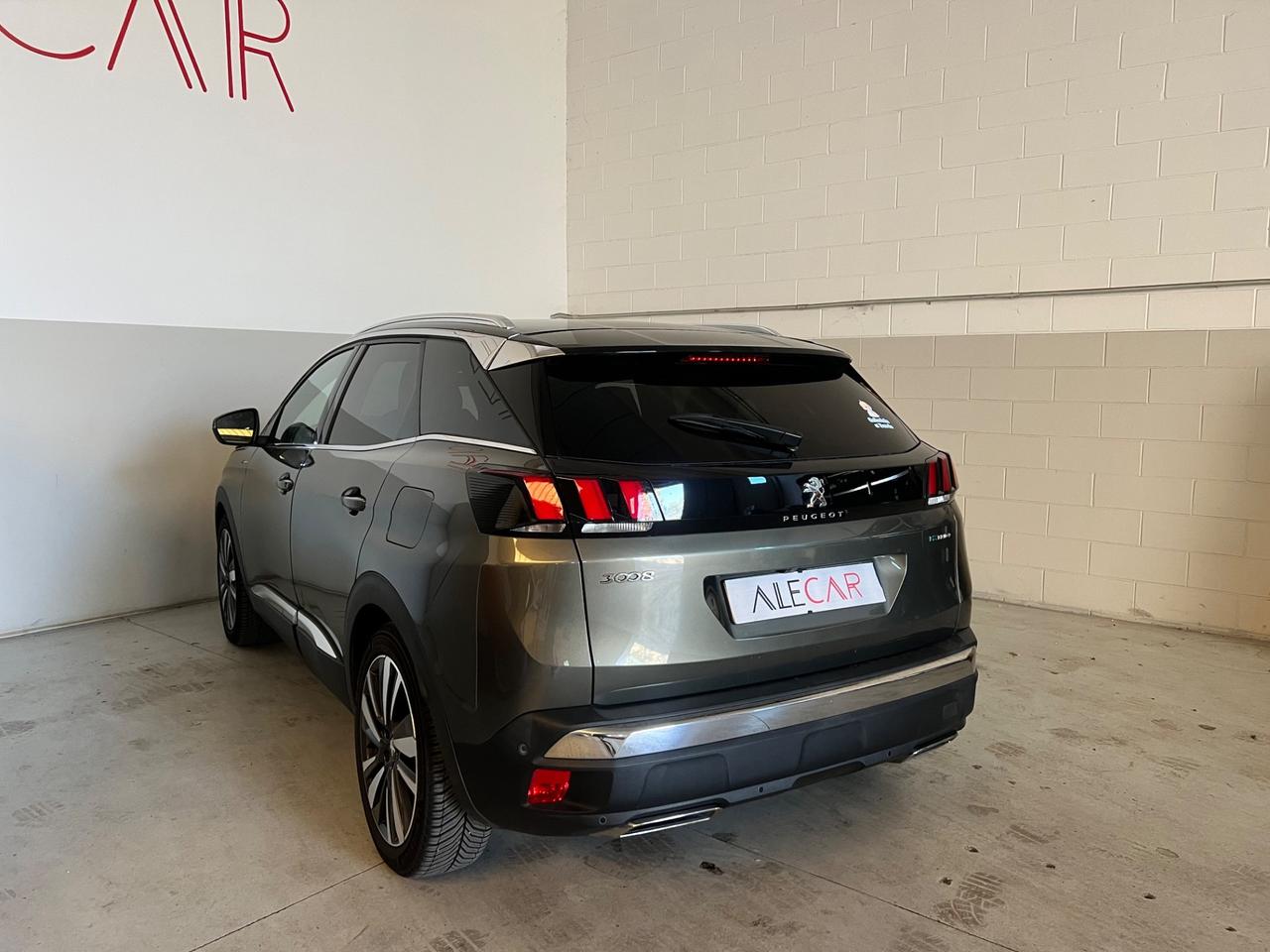 Peugeot 3008 Hybrid4 300 e-EAT8 GT