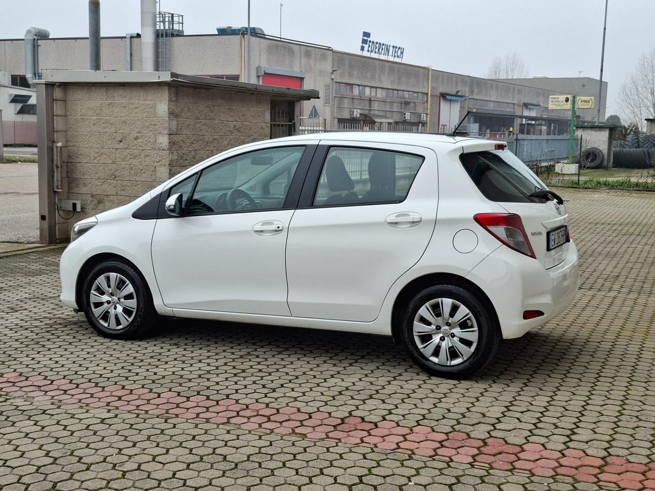 Toyota Yaris 1.0 Lounge *UNICO PROPRIETARIO*
