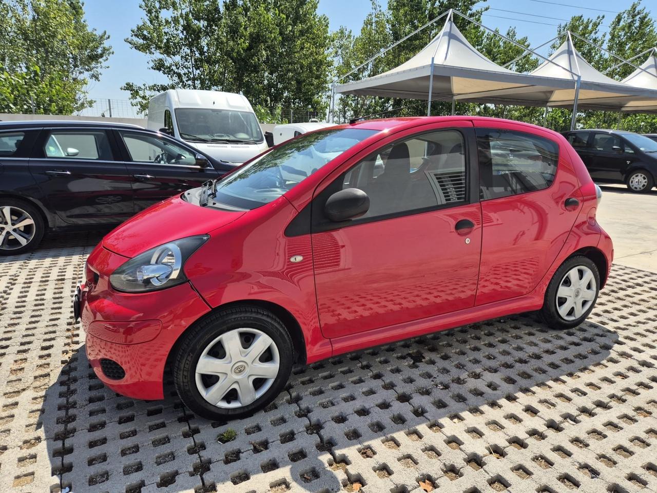 Toyota Aygo 1.0 12V VVT-i 5 porte Sol