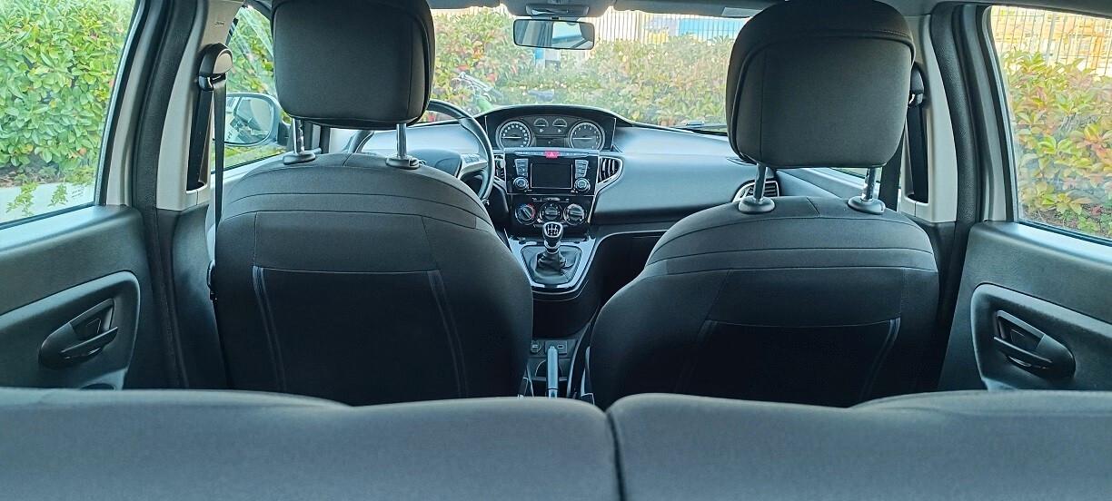 Lancia Ypsilon 1.0 FireFly 5 porte S&S Hybrid Ecochic Gold