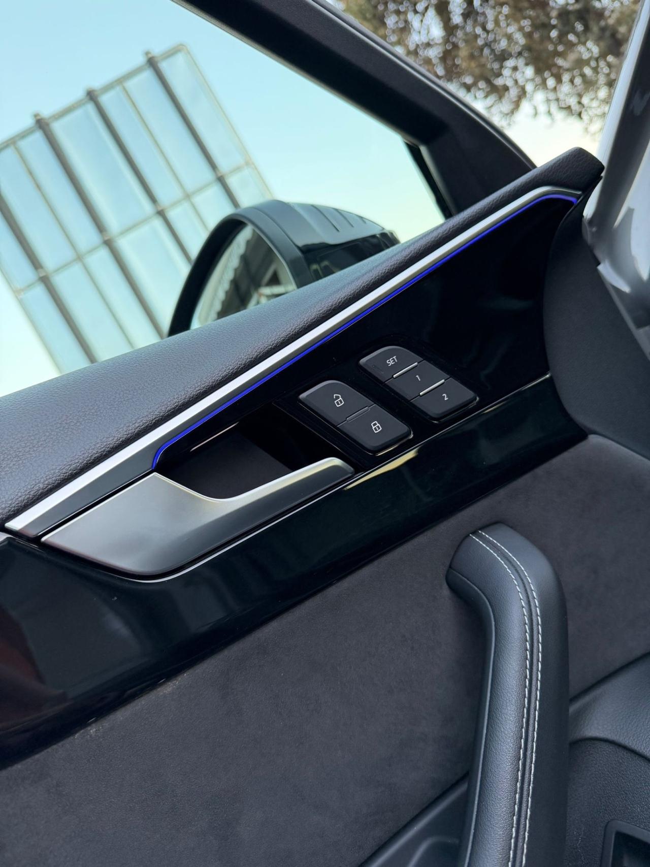 Audi A4 S4 AVANT 3.0 V6 347CV IBRIDA/DIESEL