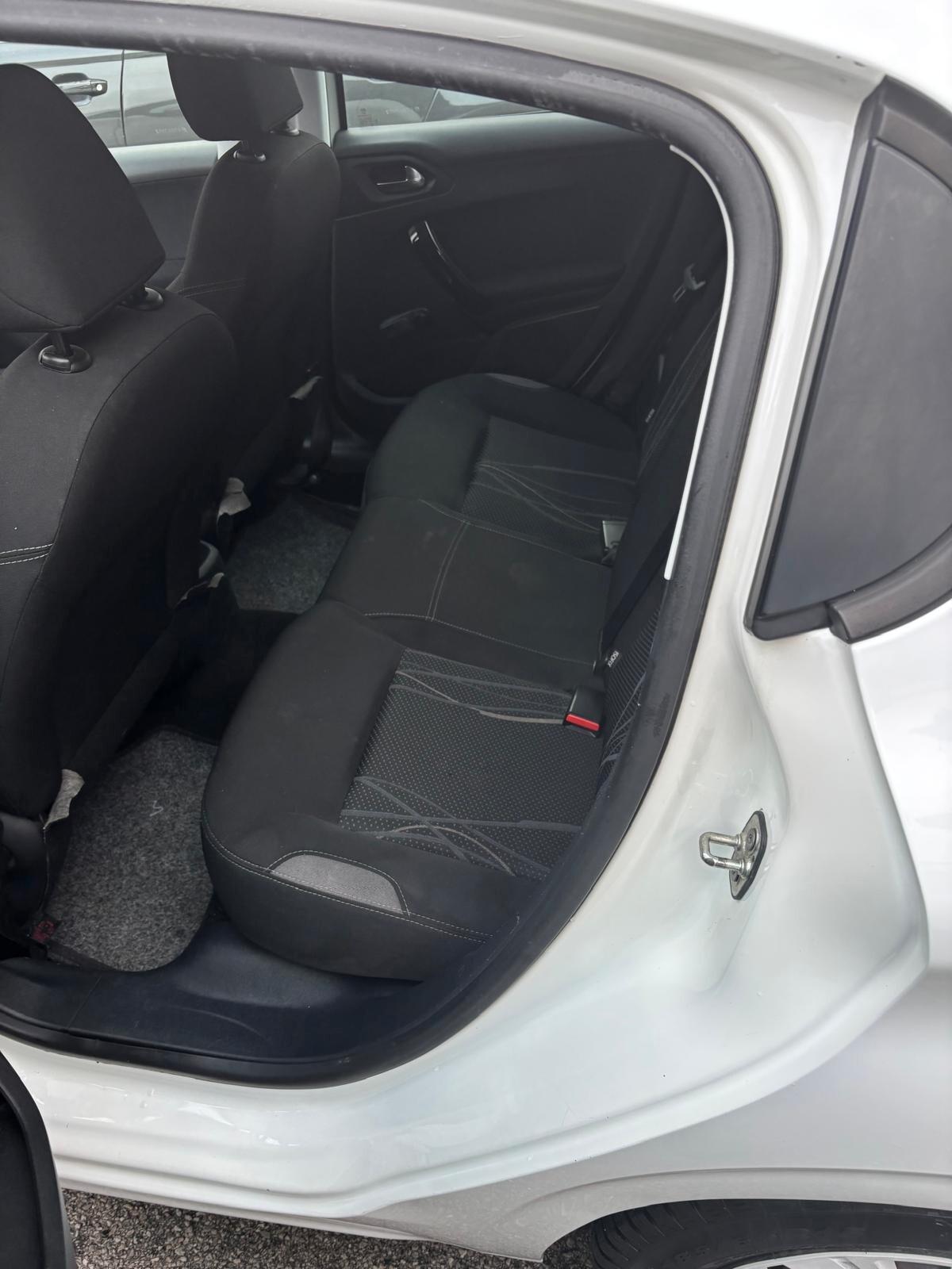 Peugeot 208 1.4 HDi 68 CV 5 porte Active