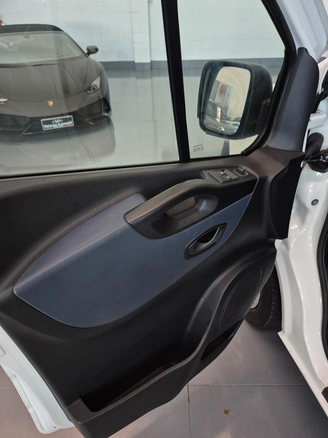 Opel vivaro 1.6d 125cv BIturbo 6 marce IvaEsposta Finanziabile