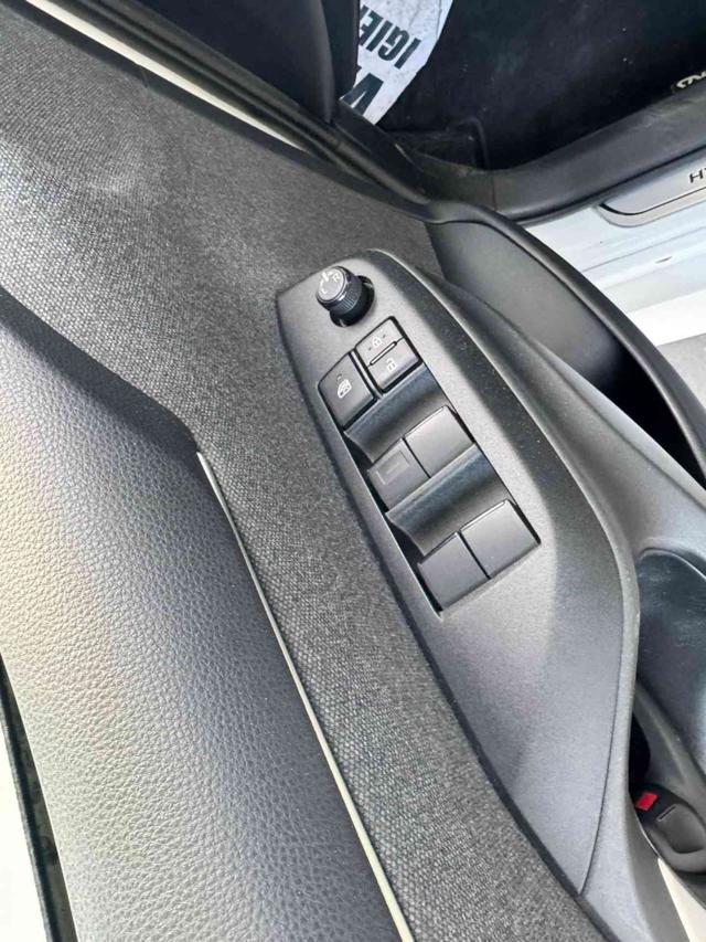 TOYOTA Yaris 1.5 Hybrid 5 porte Trend