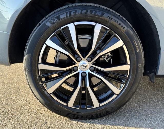 VOLVO XC60 B4 (d) 197cv Plus Dark Geartronic N1 Autocarro