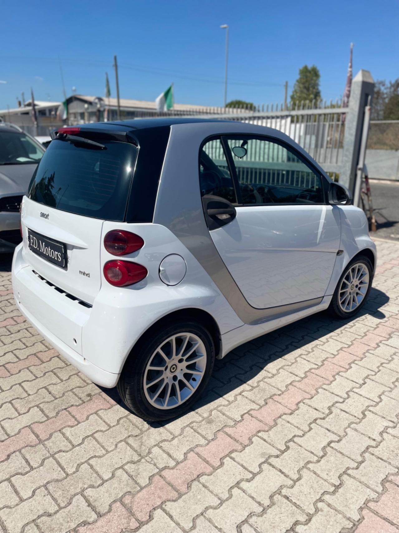 Smart ForTwo 1000 52 kW MHD coupé passion