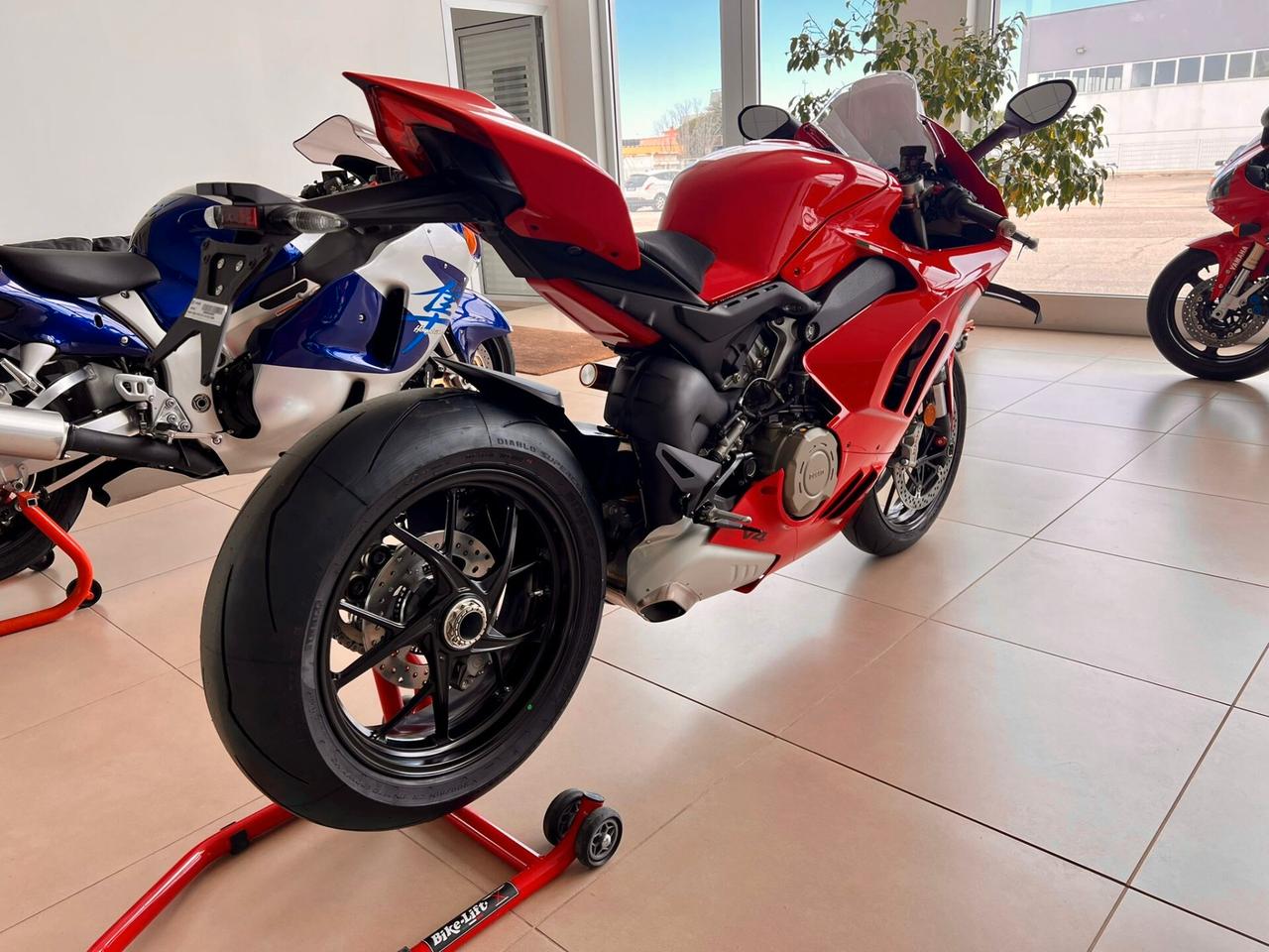 Ducati Panigale V4 BASE MY 2024