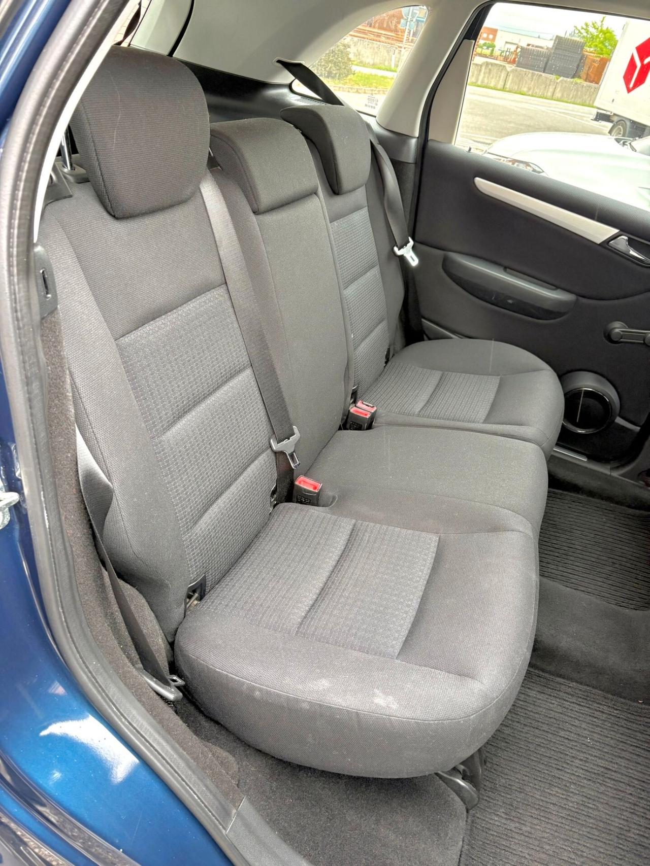 Mercedes-benz B 200