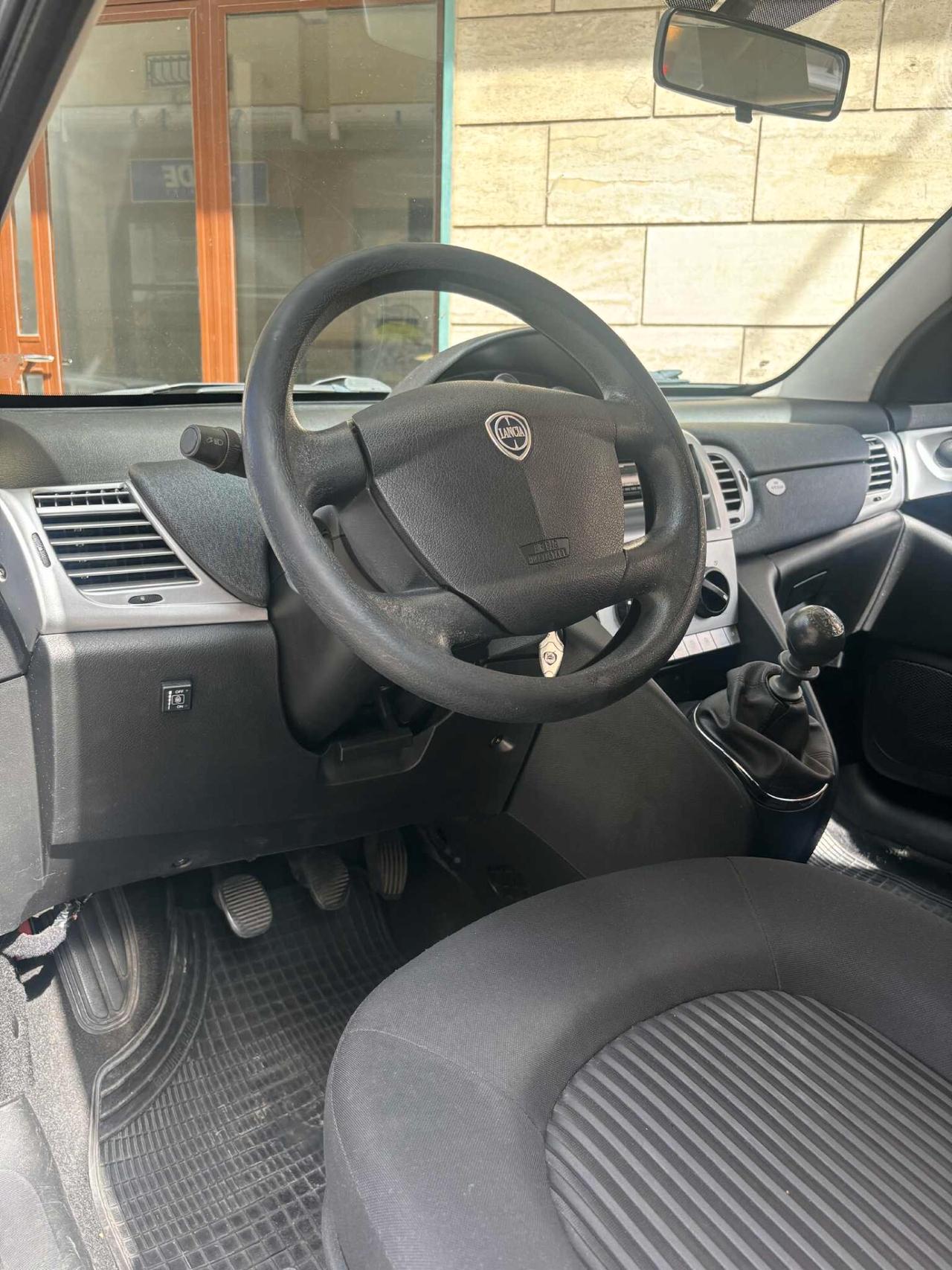 Lancia Ypsilon 1.4 Argento Ecochic GPL