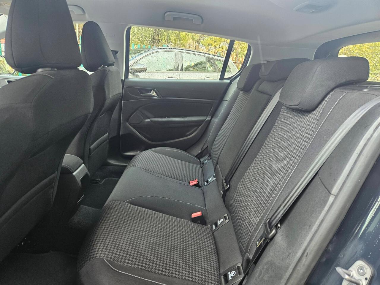 Peugeot 308 BlueHDi 100 S&S Business