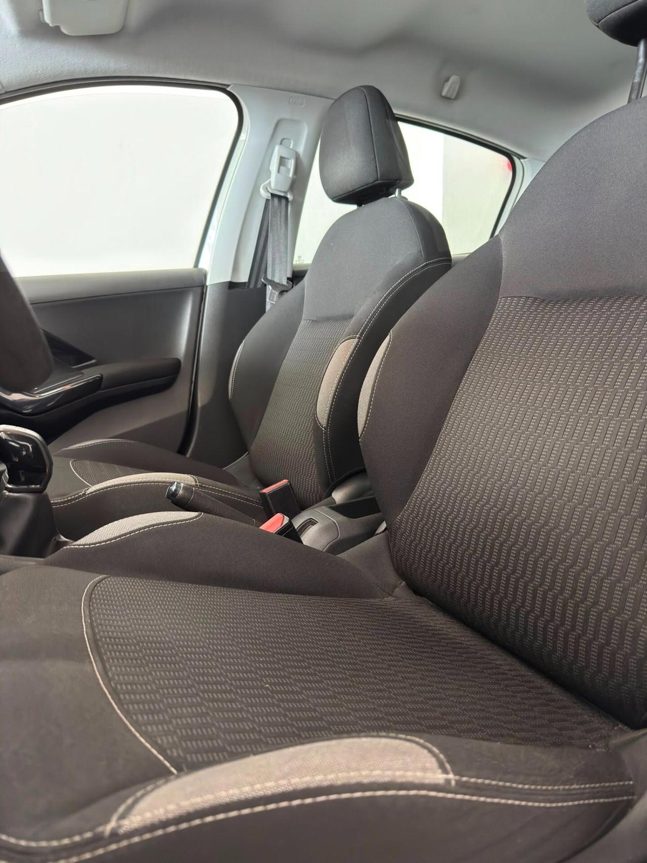 Peugeot 208 1.4 HDi 68 CV 5 porte Business