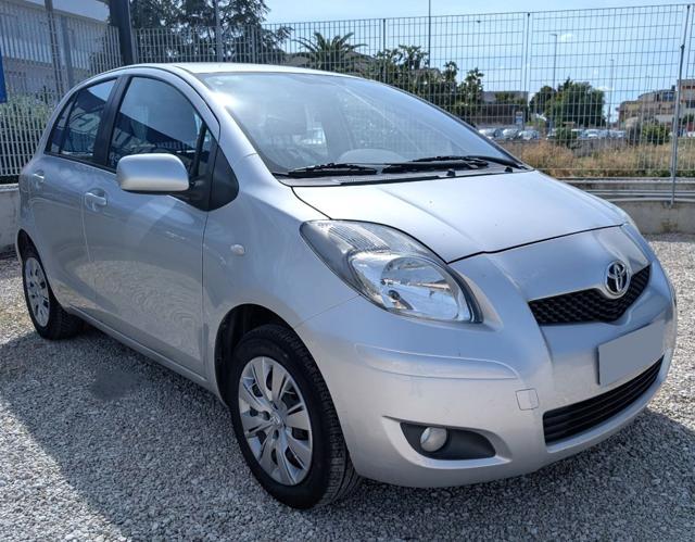 TOYOTA Yaris 1.0 5 porte Sol