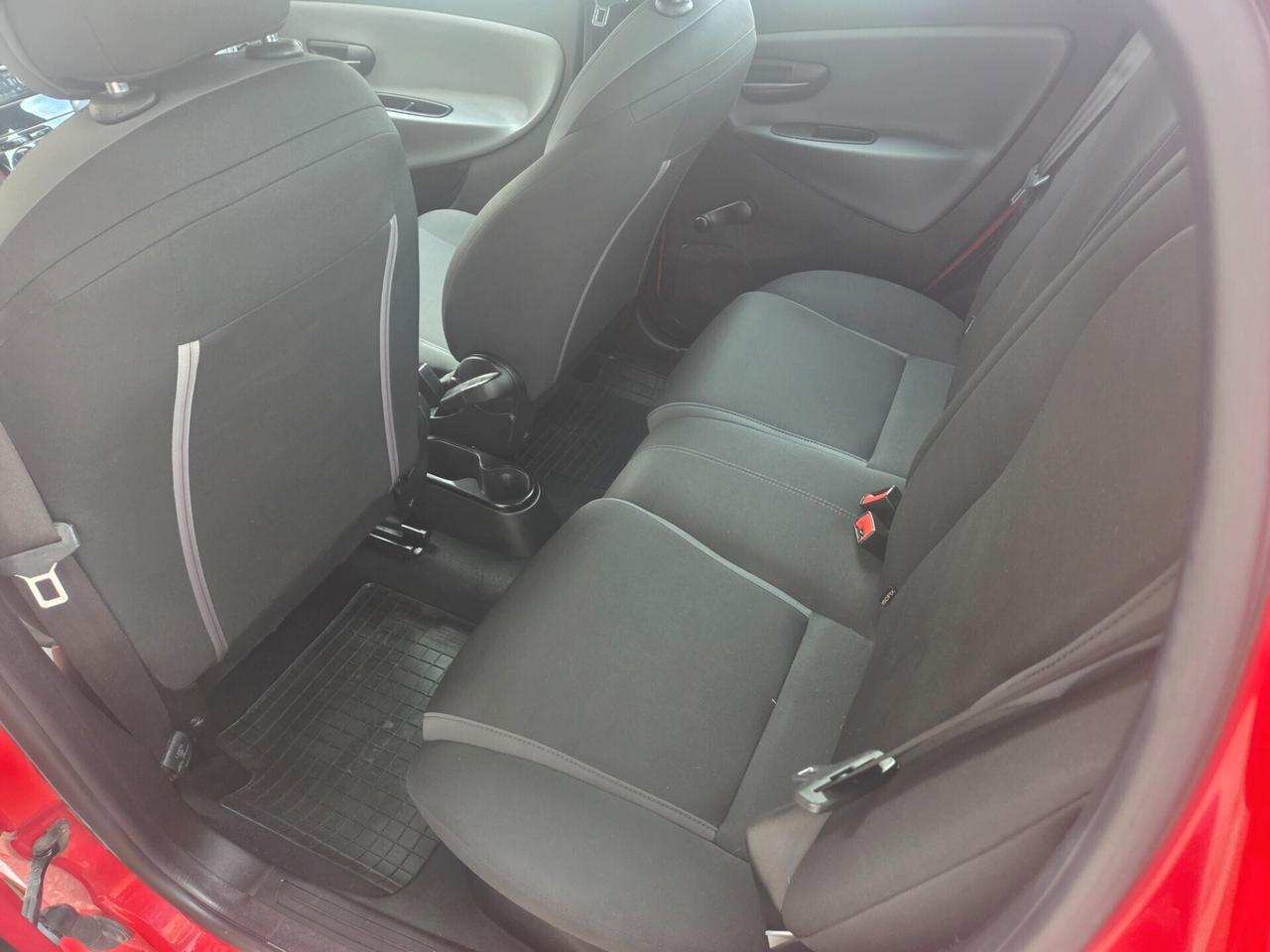 LANCIA YPSILON 1.2 BENZ 4 CILINDRI SOLI KM 66000 CERTIF
