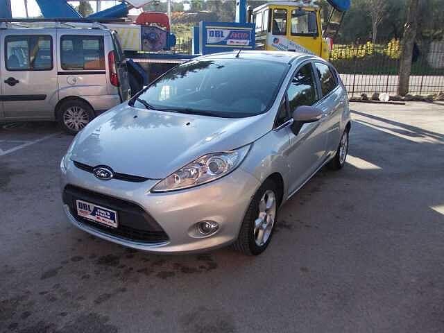 Ford Fiesta 1.2 da riparare