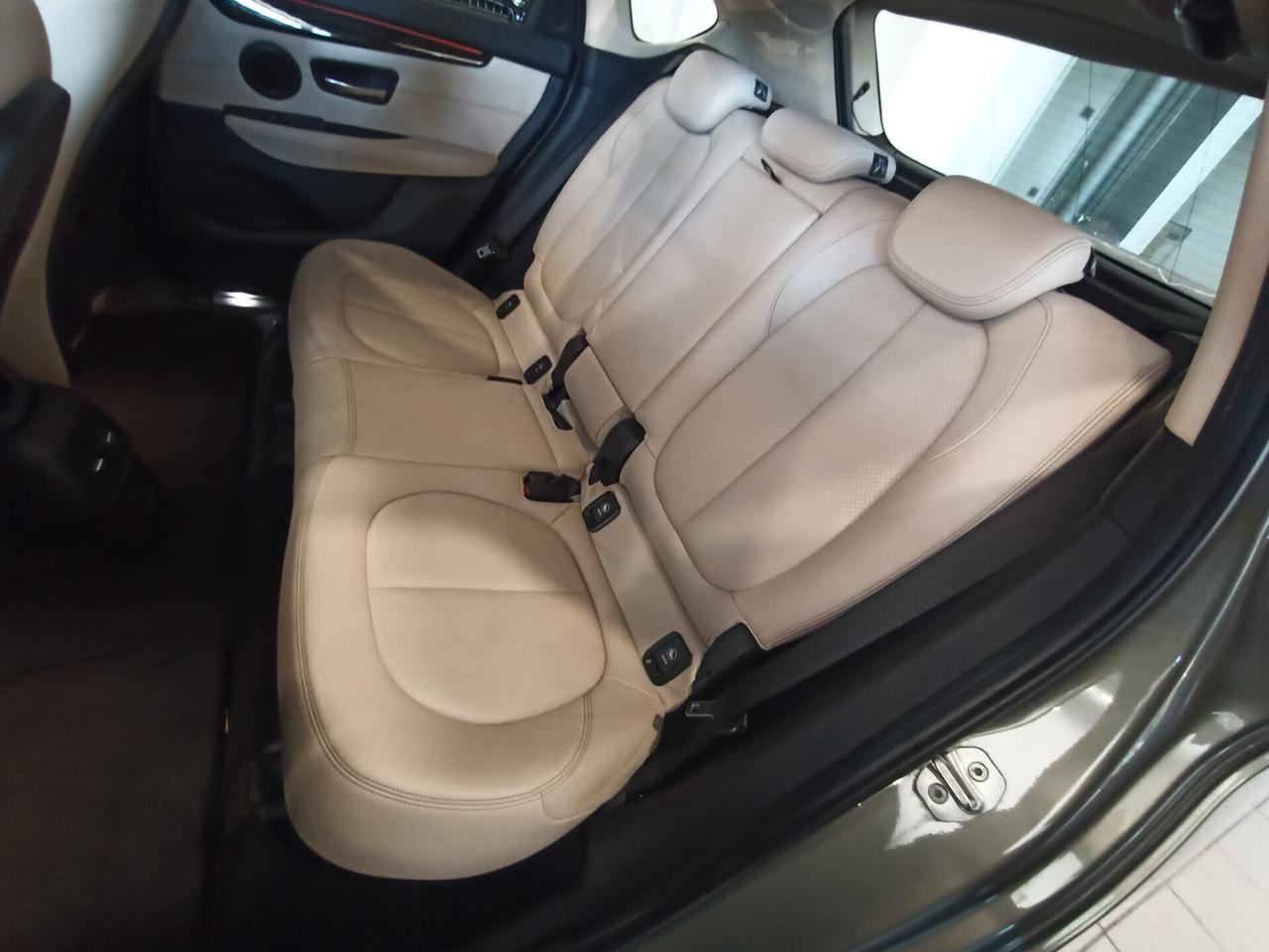 Bmw 2er Active Tourer 220d xDrive Active Tourer Luxury EURO6B