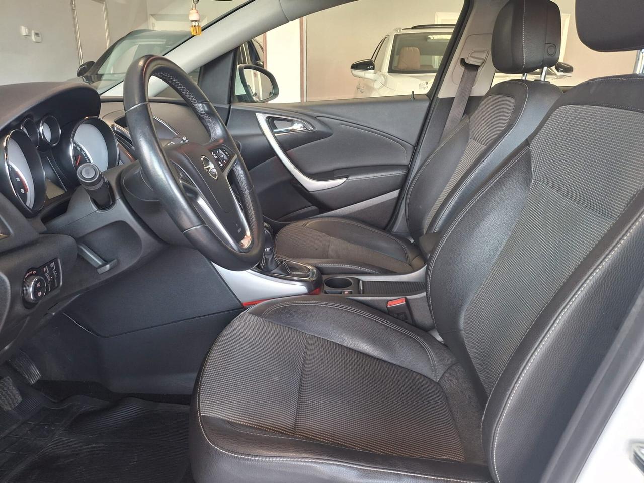 Opel Astra 5p 1.4 t Cosmo 140cv