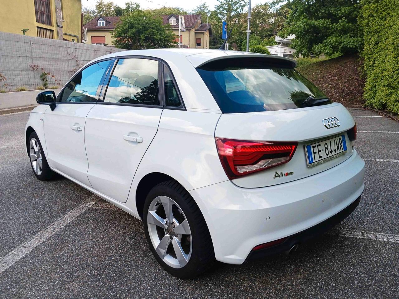 Audi A1 SPB 1.4TDI S-line UNIPRO - PERFETTA