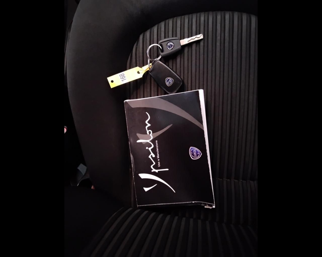 LANCIA Ypsilon II 2007 - Ypsilon 1.2 8v New Oro (oro)