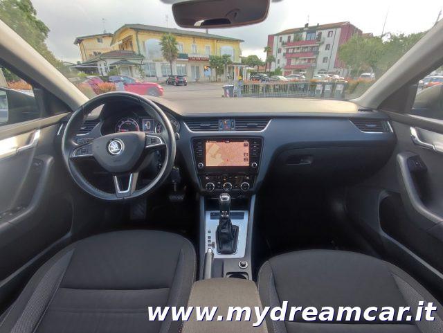 SKODA Octavia 1.5 DSG Wagon Ambition G-Tec