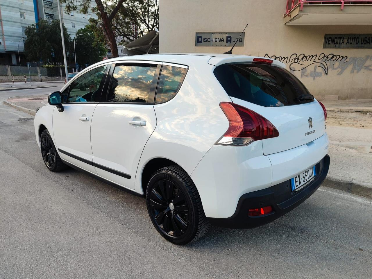 Peugeot 3008 1.6 HDi 115CV Active!!