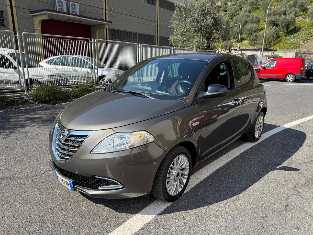 Lancia Ypsilon 0.9 TwinAir 85 CV 5 porte S&S DFN Platinum