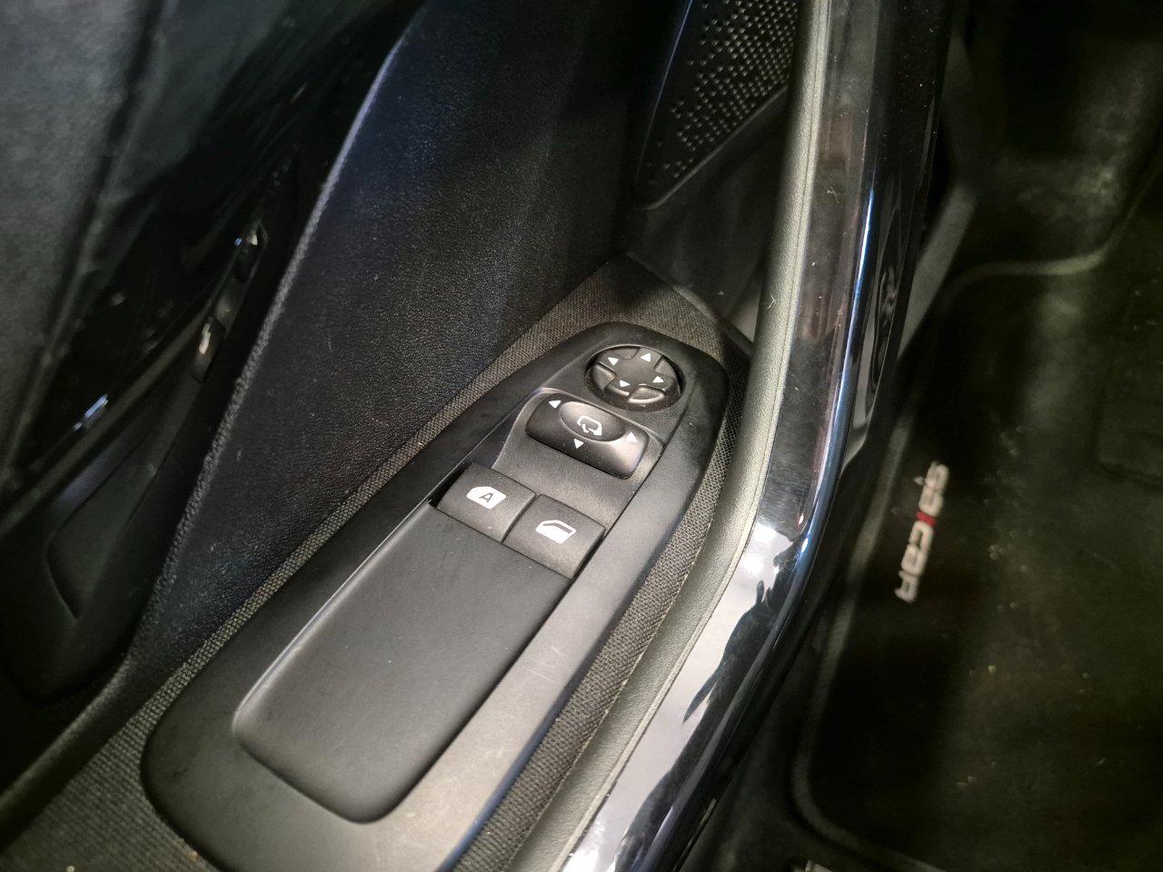 Peugeot 208 1.2 puretech Active gpl 5P - NEOPATENTATI - Sens. Park. - Bluetooth