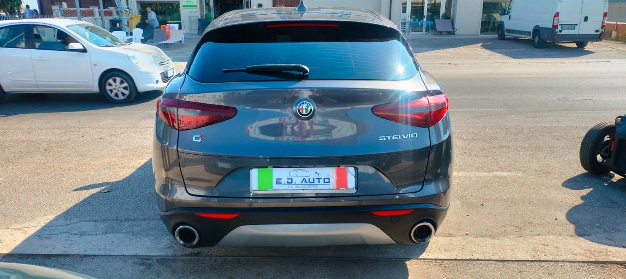 Alfa Romeo Stelvio 2.2 Turbodiesel 210 CV AT8 Q4 Business