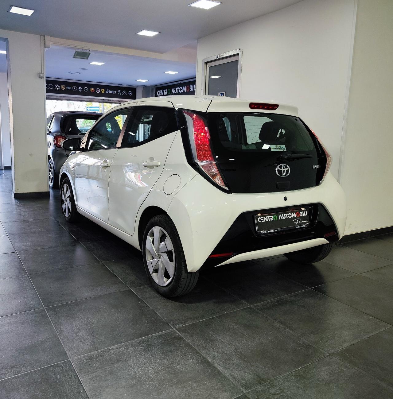 Toyota Aygo 1.0 VVT-i 69 CV 5 porte x-wave
